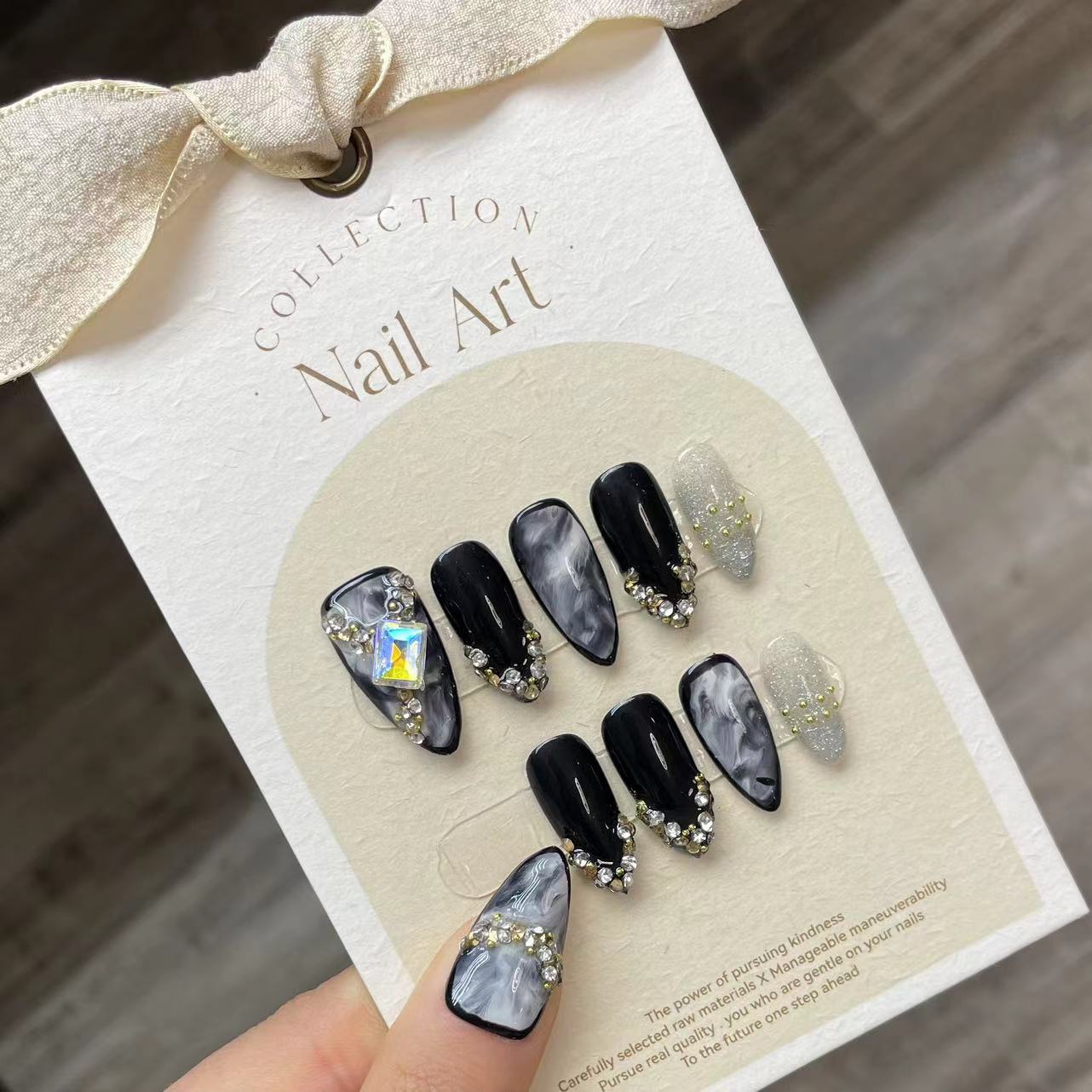 Resin Art Glitter - Stampa fatta a mano sulle unghie