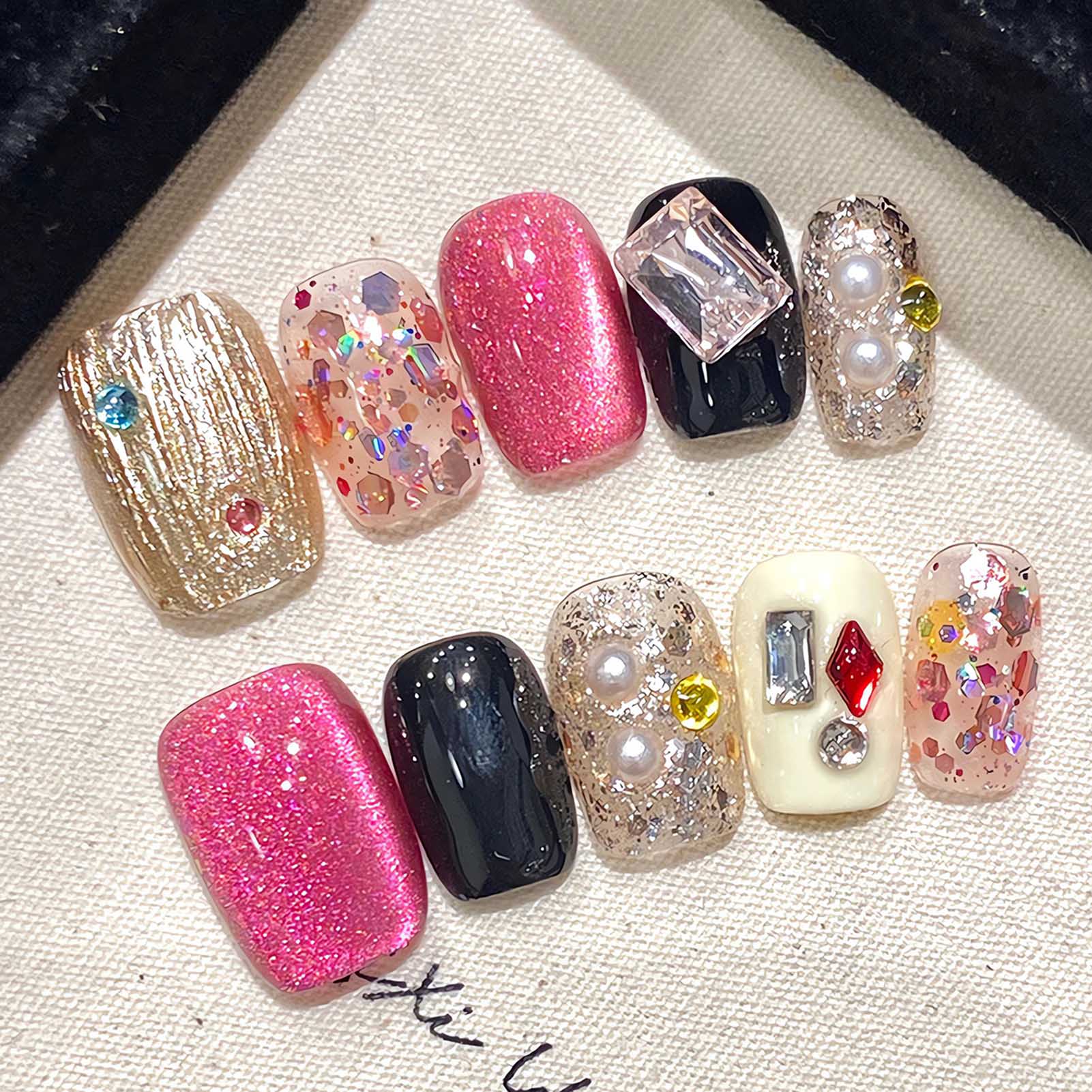 Resin Art Glitter - Stampa fatta a mano sulle unghie