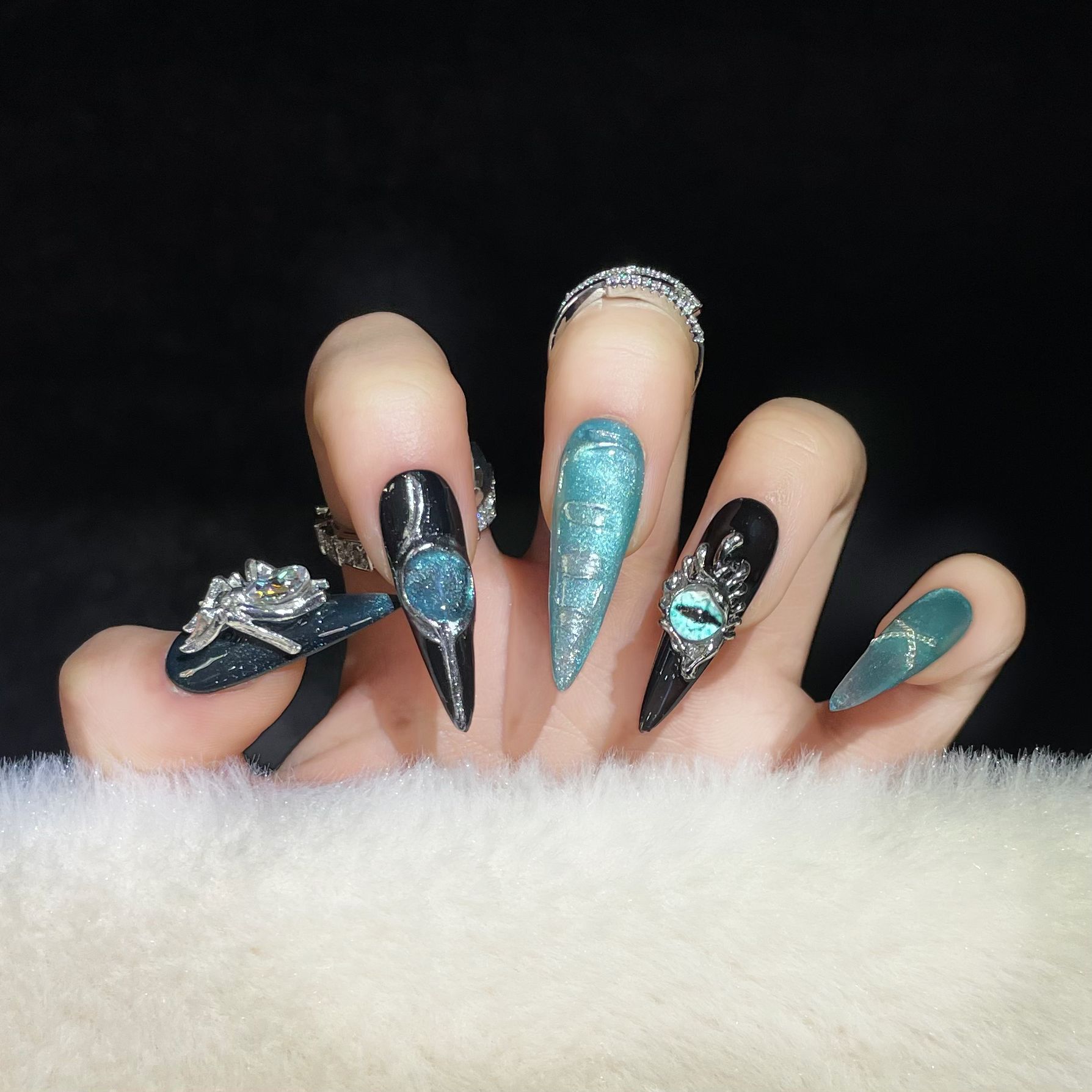 Stampa fatta a mano sulle ungh - Resin Art Glitter recensione e prezzo